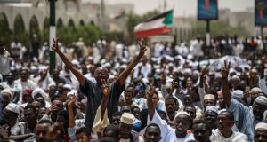 Sudan: Masu Zanga-Zanga Sun Yanke Hulda Da Gwamnati