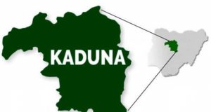 Wata Sabuwa: Ya Zama Dole A Yi Rajista Kafin A Bizne Gawa A Jihar Kaduna – Majalisa Covid-19: An Sake Kama Motaci Cike Da Mutane Da Dabbobi Suna Kokarin Shiga Kaduna