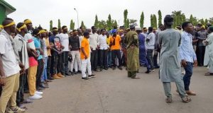 Zanga-Zanga: ’Yan Shi’a Sun Karya Kofar Majalisar Tarayya