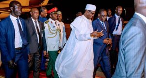 Rantsar Da Macky Sall: Buhari Ya Ziyarci Kasar Sanagal Tare Da Wasu Gwamnoni