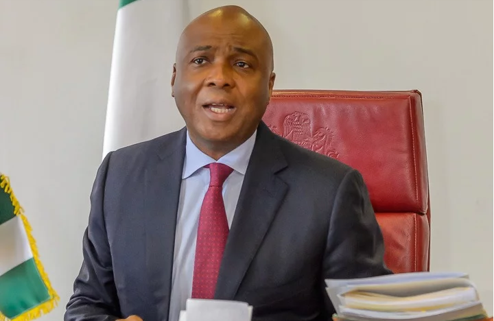 Yaki Da Rashawa: Muna Jiran Buhari Ya Kawo Sunan Wanda Zai Maye Gurbin Magu – Saraki Sanata Bukola Saraki, Shugaban Majalisar Dattawa