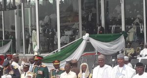 Shishshigi: An Kunyata Oshiomhole Saboda Saba Ka’ida Wajen Rantsar Da Buhari