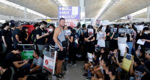 Hong Kong: An Sake Bude Filin Jiragen Sama Bayan Zanga-Zanga