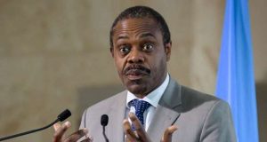 Almundahana: Tsohon Minista Ya Karkatar Da Kudin Kiwon Lafiya Oly Llung, Tsohon Ministan Lafiya Na kasar Jamhuriyar Demokradiyyar Kongo