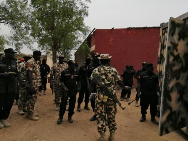 Sojoji Sun Kashe ‘Yan Bindiga 17 A Kaduna Sojoji Sun Kashe ‘Yan Bindiga 17 A Kaduna