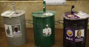 Siyasar Kasar Gambia