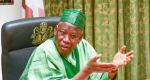 Ganduje Ya Bukaci Majalisar Tarayya Ta Hana Bara A Kan Tituna