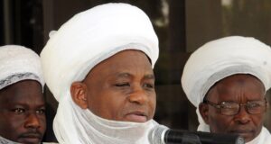 Shugaba Buhari Ya Taya Sarkin Musulmi Murnar Cika Shekara 15 Kan Gadon Sarauta