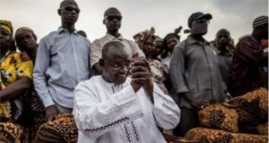 Zaben Gambia: Barrow Ya Kama Hanyar Tazarce A Shugabanci