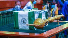 majalisar dattawa ta maida kasafin 2023 naira tiriliyan 21.8, ta yi ƙarin naira tiriliyan 1.3