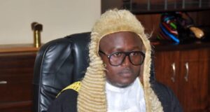 ‘Yan Majalisar Dokokin Cross River Sun Tsige Shugaban Majalisar Elvert Ekom Ayambem