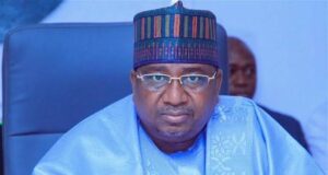 Gwamnan Jihar Kebbi Ya Raba Naira Billiyan 6 Da Mutum Dubu 65 images 30