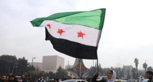 Hamɓarar Da Gwmanatin Assad: Al’ummar Syria Na Bikin Murna Syria+New+Flag+EDITED